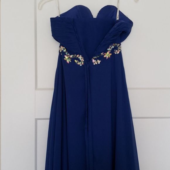 Prom 👗 - Picture 3 of 5